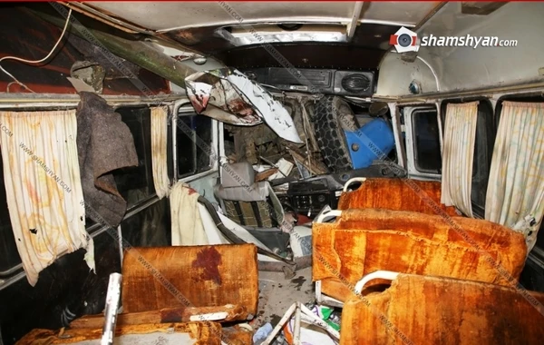 Ermənistanda 4 hərbi yük maşını toqquşub: 1 ölü, 14 yaralı var - FOTO