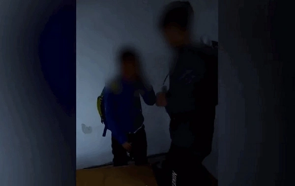 Rusiyada məktəbli daş yemədiyi üçün belə döyüldü - VİDEO