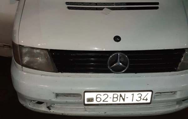 Avtomobildən qanunsuz yolla gətirilən mobil telefonlar aşkarlanıb - FOTO