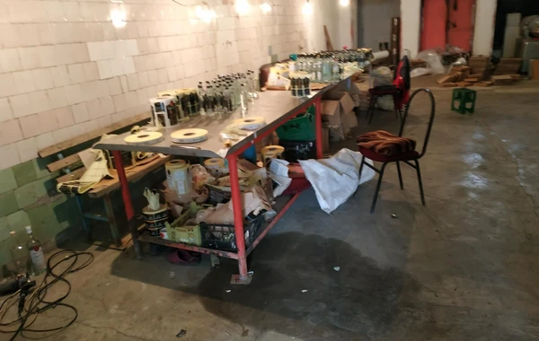 В Агстафе обнаружено предприятие по производству контрафактного алкоголя - ФОТО