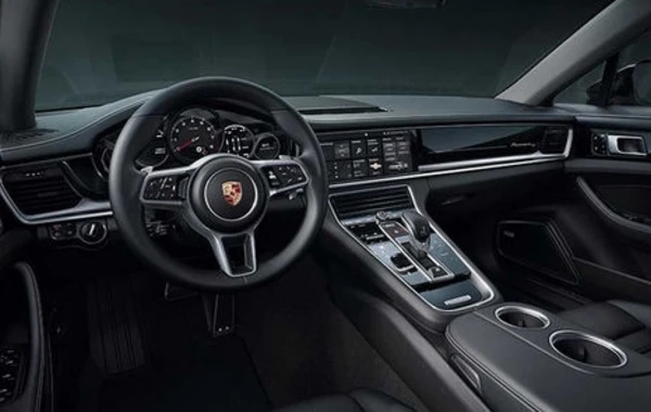 Porsche Panamera получила "золотую" версию в честь своего 10-летия - ФОТО