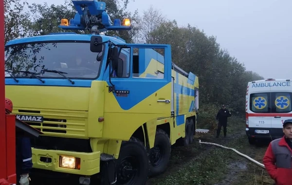 В Украине при аварийной посадке самолета погибли 5 человек - ВИДЕО