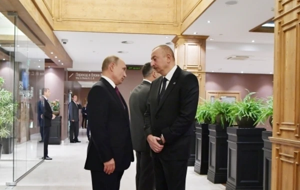 Ильхам Алиев на неформальной встрече с участниками "Валдая" - ФОТО