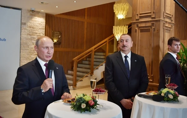 Ильхам Алиев на неформальной встрече с участниками "Валдая" - ФОТО