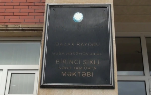 Azərbaycanda yeni istifadəyə verilən məktəb çökür - FOTO