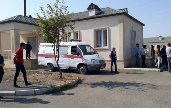 Qonaq getdiyi evdə ilan sancdı - FOTO