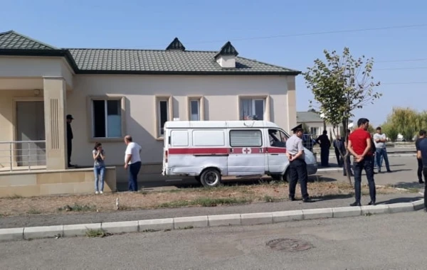 Qonaq getdiyi evdə ilan sancdı - FOTO