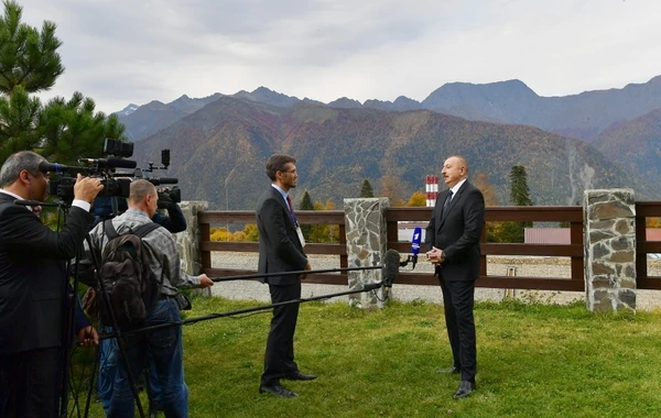 Prezident İlham Əliyevin Rusiyanın “Rossiya” və “Birinci” televiziya kanallarına müsahibəsi - FOTO