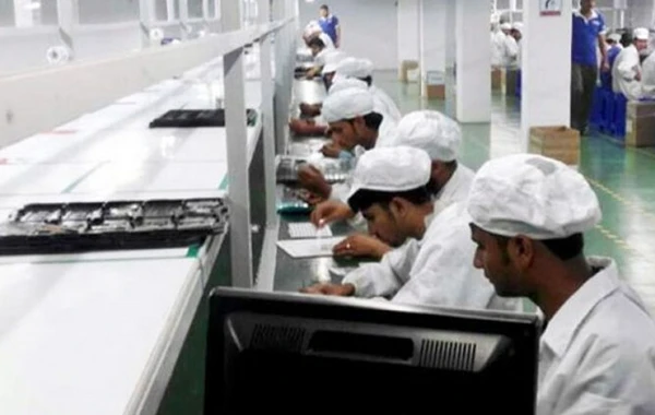 Afrikada ilk smartfon istehsal edildi - FOTO