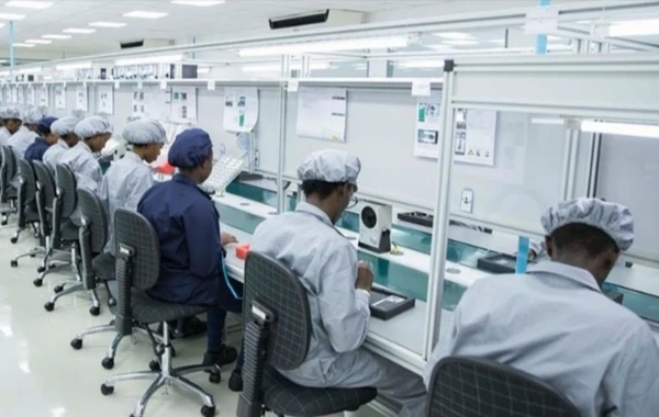 Afrikada ilk smartfon istehsal edildi - FOTO