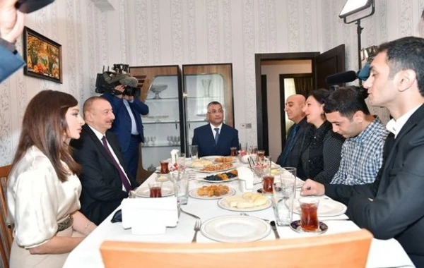 Şəhid ailəsi prezidenti və xanımını toya dəvət etdi - FOTO