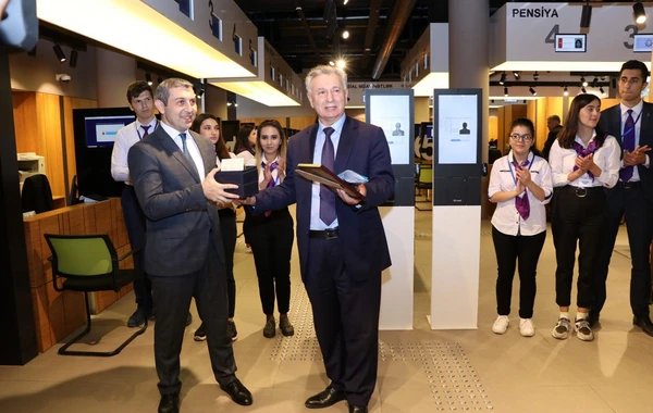 DOST mərkəzinə müraciət edən 40 mininci vətəndaş - FOTO