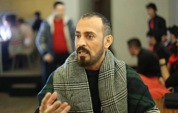 “Məni görəndə qardaş deyirlər” – Niyam şou əhlindən GİLEYLƏNDİ – VİDEO