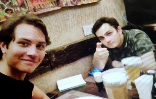 Мать зверски убитого в Киеве азербайджанца о странном знаке Али пальцами  - ФОТО