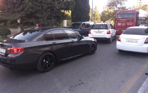 "BakuBus" avtobusunun iştirakı ilə qəza baş verib - FOTO