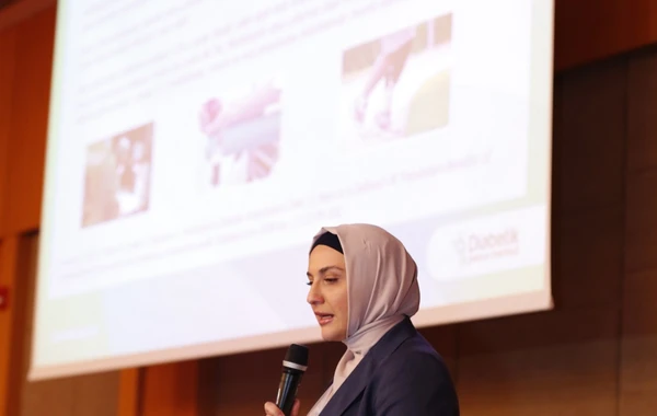 Dünya endokrinoloqları III Diabetik Pəncə Günü konfransı üçün Bakıda