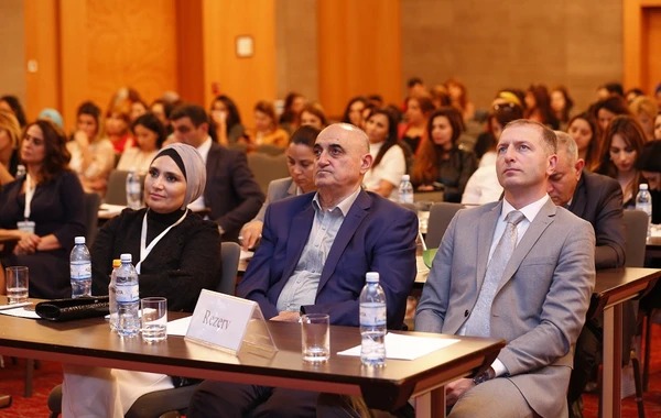 Dünya endokrinoloqları III Diabetik Pəncə Günü konfransı üçün Bakıda
