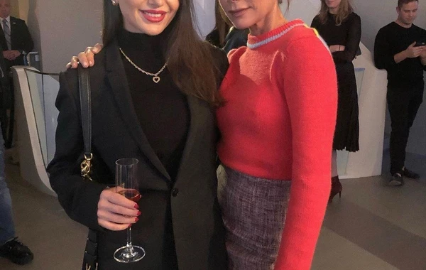 Azərbaycanlı aparıcı Viktoria Bekhemlə bir arada - FOTO