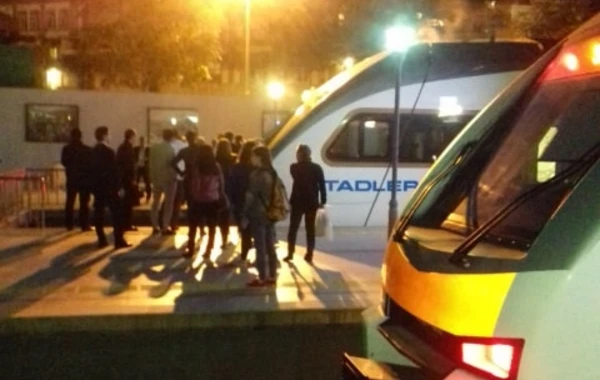 Yeni qatar tüstülədi - FOTO