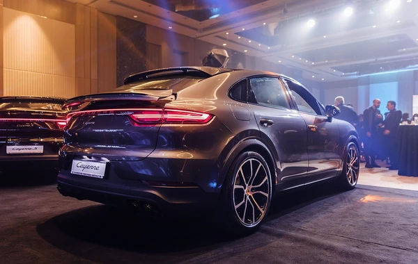 Bakıda iki yeni Porsche təqdim olundu - VİDEO