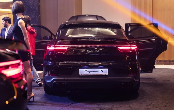 Bakıda iki yeni Porsche təqdim olundu - VİDEO