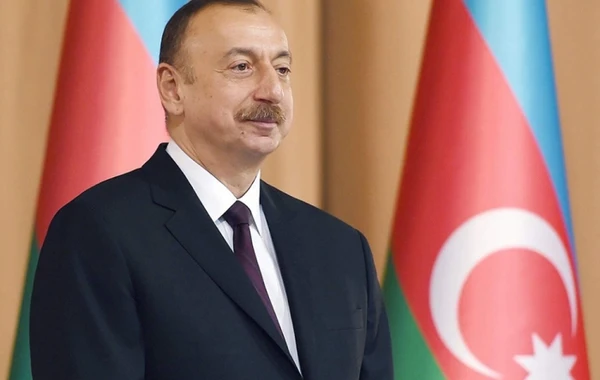 İlham Əliyev Macarıstan prezidentini təbrik etdi