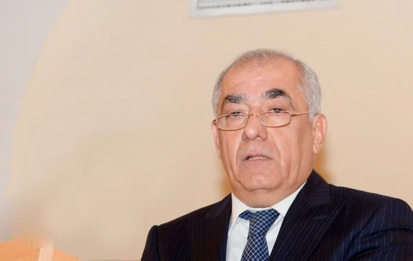 Baş Nazir daha iki şəxsi işdən çıxardı