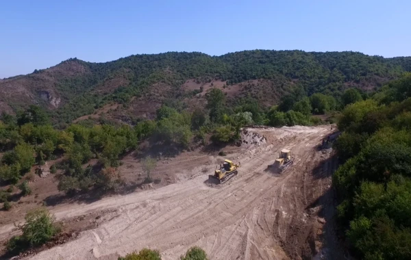 Tovuzda dağları partladaraq yeni yol salırlar - FOTO