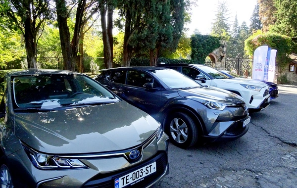 Toyota Hibridinin Qafqaz triumfu! - VİDEO