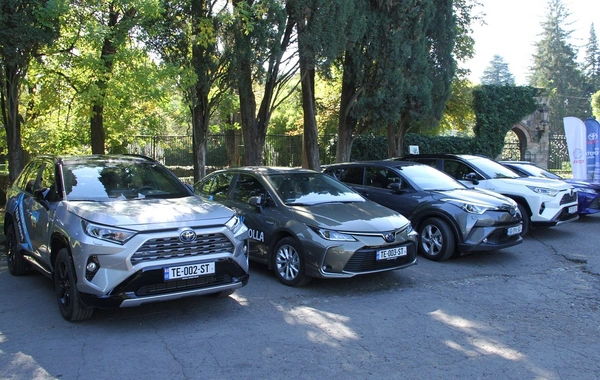 Toyota Hibridinin Qafqaz triumfu! - VİDEO