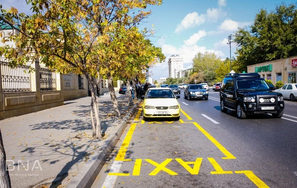 В Баку еще на 12 улицах созданы стоянки такси - ФОТО