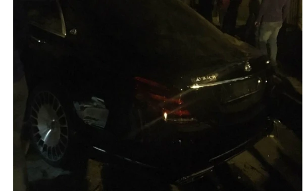 Bakının mərkəzində "Mercedes-Maybach" dəhşətli qəza törətdi - VİDEO