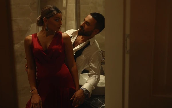 Zamiq romantik klipindən danışdı: "Yaxın dostumun yaşadığı sevgini canlandırmışıq" - VİDEO