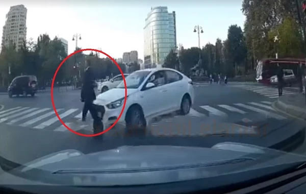 Bakıda hüquq müdafiəçisi Oktay Güləliyevin avtomobillə vurulduğu an - VİDEO