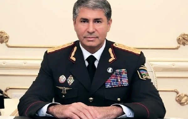 Vilayət Eyvazov rəisi işdən çıxardı