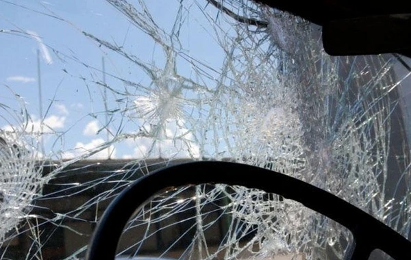 Minik maşını "KAMAZ" la toqquşdu - Bir nəfər hadisə yerində öldü