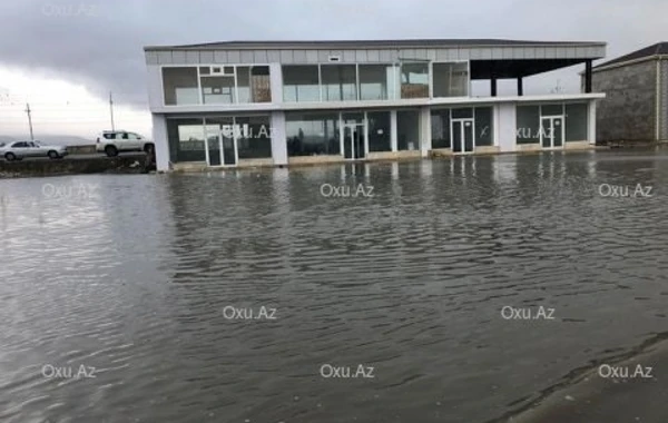 “Binə” ticarət mərkəzi su altında qaldı - FOTO