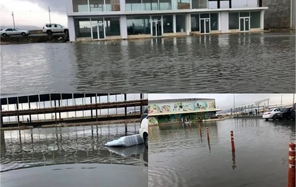 “Binə” ticarət mərkəzi su altında qaldı - FOTO