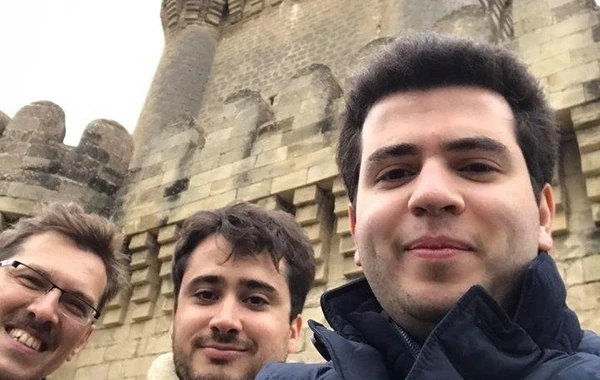 Потомок знаменитого мецената Гаджи Зейналабдина Тагиева посетил могилу прадеда - ФОТО