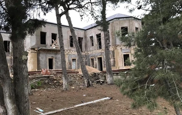 Потомок знаменитого мецената Гаджи Зейналабдина Тагиева посетил могилу прадеда - ФОТО
