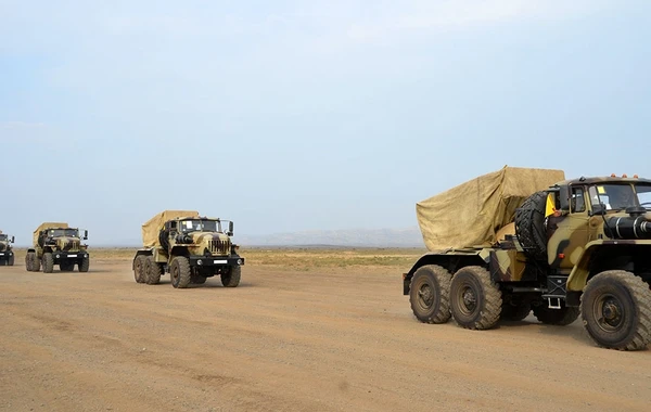 Ракетные и артиллерийские подразделения ВС Азербайджана провели боевые стрельбы - ВИДЕО 