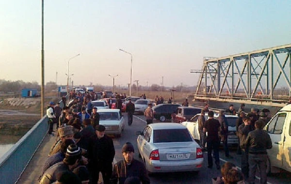 Rostov-Bakı mikroavtobusu qəzaya düşdü - çox sayda yaralı var