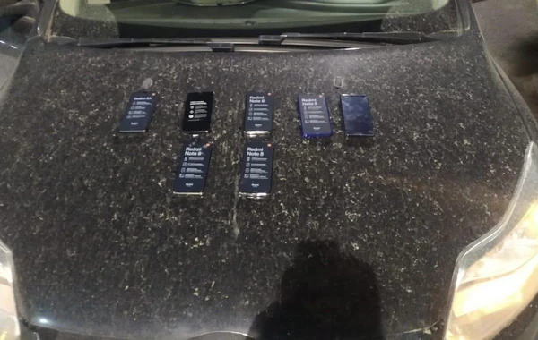 Azərbaycana qanunsuz yolla keçirilən mobil telefonlar aşkarlanıb