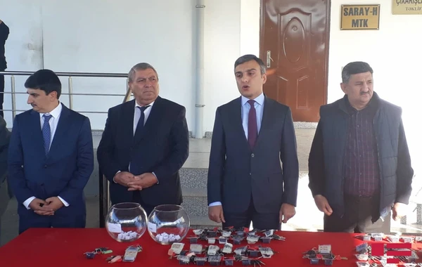 Dövlət bu şəxslərə pulsuz mənzillər verdi - FOTO