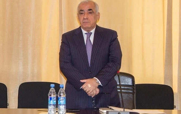 Əli Əsədov özünə yeni köməkçi təyin edib