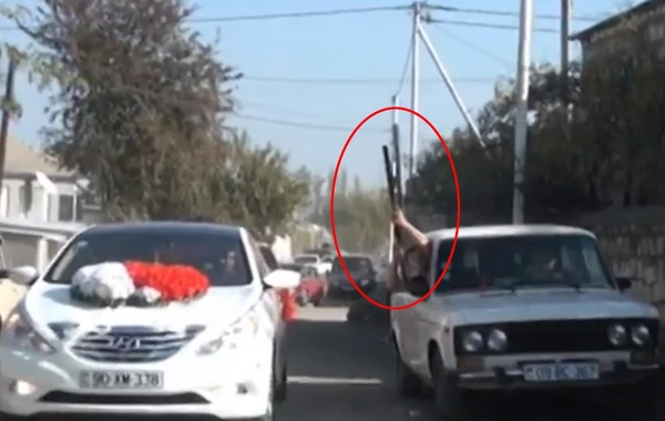 Qazaxda toy karvanında silahdan atəş açılıb, təhlükəli anlar yaşanıb - FOTO