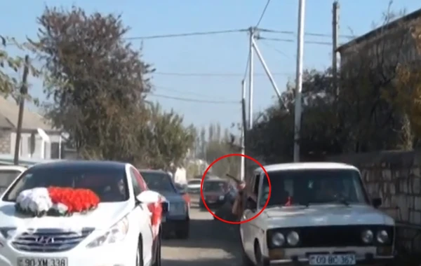 Qazaxda toy karvanında silahdan atəş açılıb, təhlükəli anlar yaşanıb - FOTO