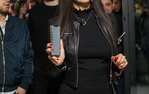 Glo Azərbaycanda yeni üslubda ilk mağazasını açdı - FOTO