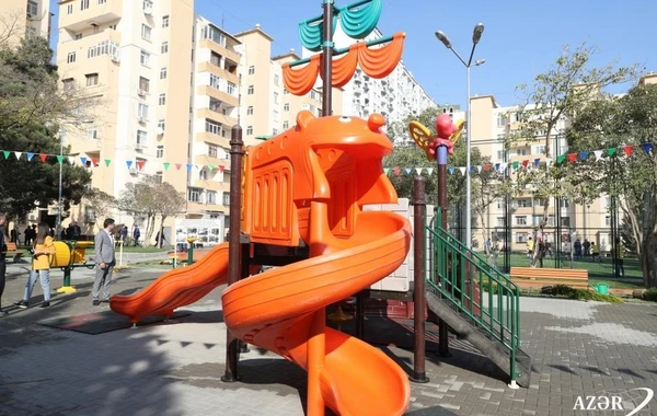 Лейла Алиева на открытии очередного благоустроенного двора - ФОТО