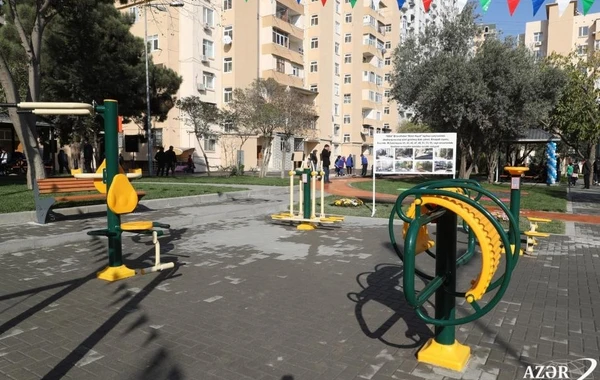 Лейла Алиева на открытии очередного благоустроенного двора - ФОТО